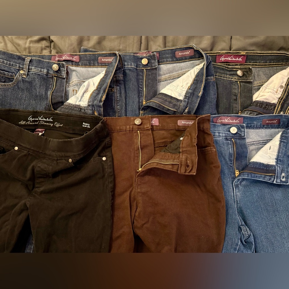 Gloria Vanderbilt Jeans 6 Pairs: Black, Brown, & Blue - Size 6P, EUC!